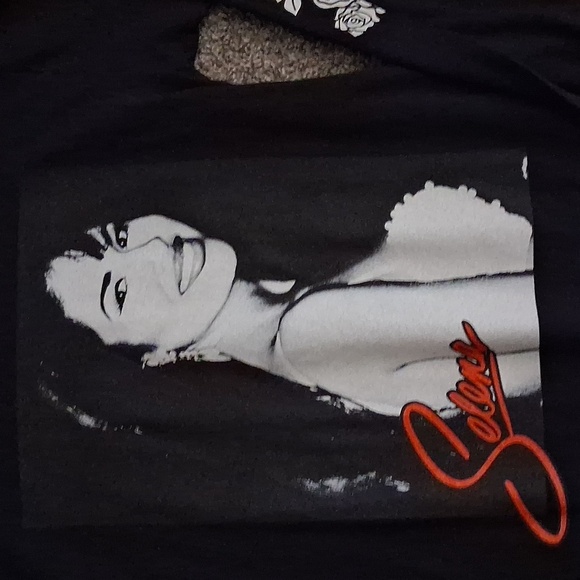 Selena Official Merch Graphic Print Longsleeve Crewneck T- Shirt Black Roses Y2K - Picture 3 of 4